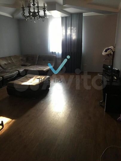 Дом 327 м² на участке 10 сот.