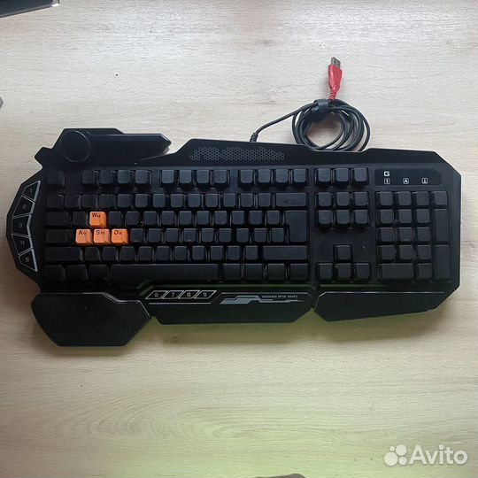 Игровая клавиатура с подсветкой
