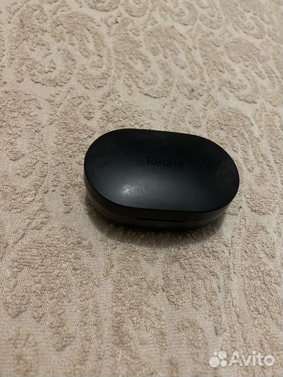 Один наушник и кейс, беспроводные наушники Redmi