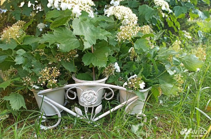 Кованая ваза стойка для цветов