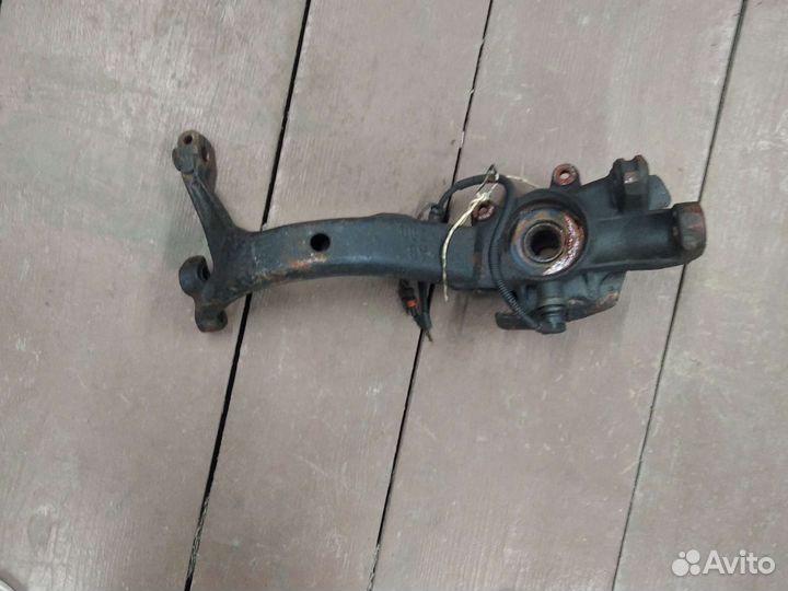 Поворотный кулак audi a6 с5 правый