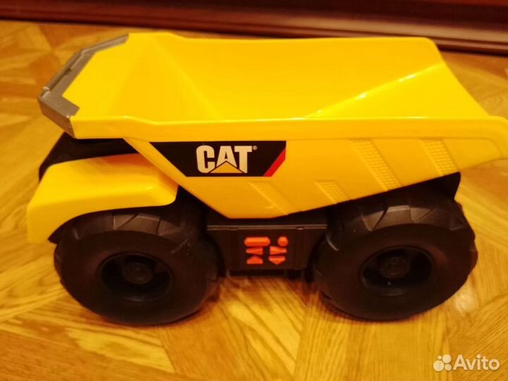 Игрушечный самосвал Саt