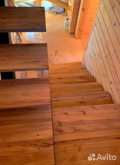 Лестница с забежными ступенями под ключ