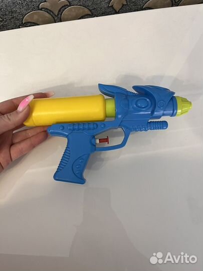 Водный пистолет