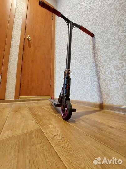 Трюковой самокат Explore