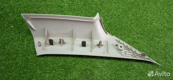 Обшивка стойки задняя правая Ford Focus 2