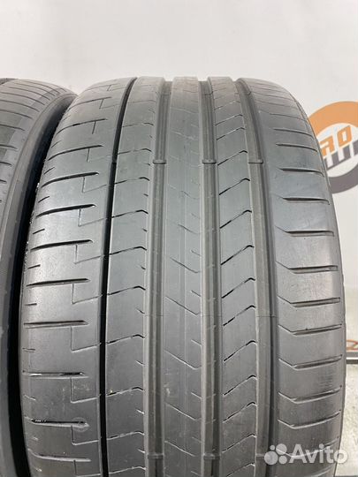 Pirelli P Zero PZ4 285/30 R22 99W