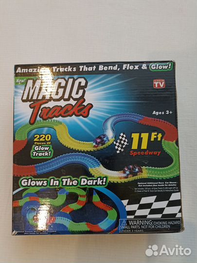 Гоночный трек с машинкой Magic Tracks 220 элем