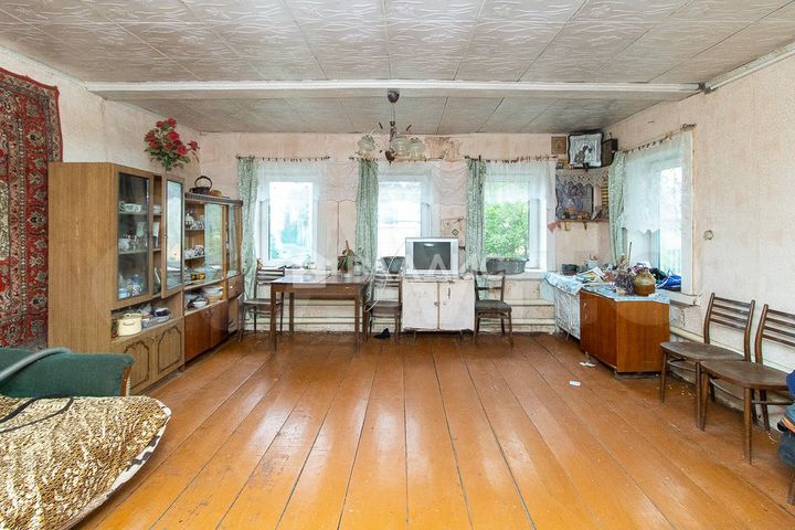 Дом 48 м² на участке 11 сот.