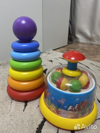 Юла и пирамидка детская