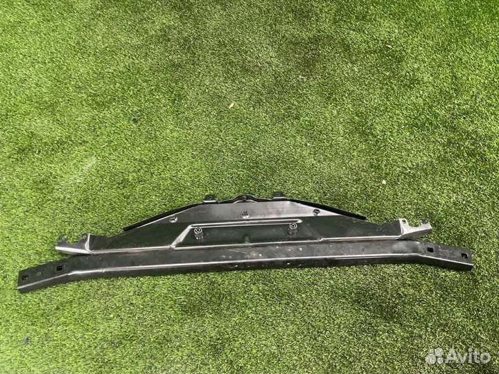 Рамка радиатора Bmw 5 F10 N20B20 2011