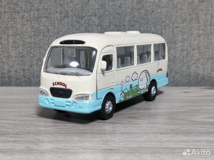 Автобус Hyundai County 1:43 бежево-голубой