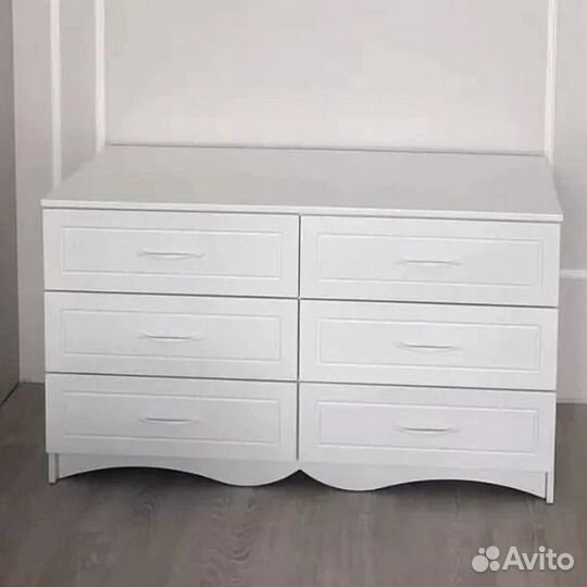 Детская кровать и комод