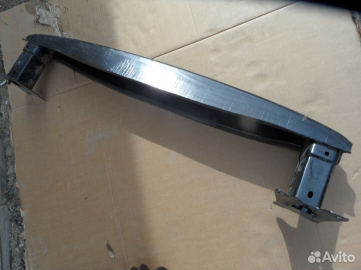 Усилитель заднего бампера Volkswagen Jetta 6