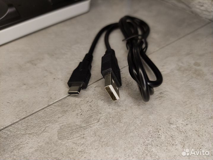 Зарядная станция Dobe для 2-х джойстиков PS5 новая