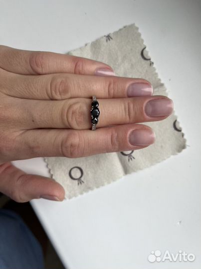 Серебряное кольцо