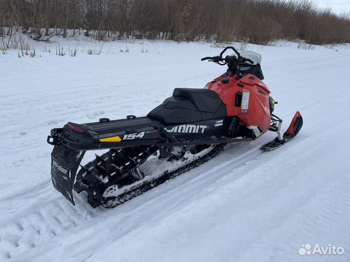 BRP Ski-doo summit X 800 E-TEC 154