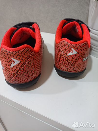 Футбольные бутсы demix