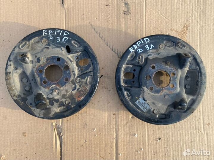 Щит опорный задний Skoda Rapid 1 VW Polo 5 sedan