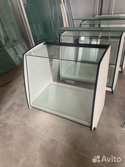 Стеклянная витрина