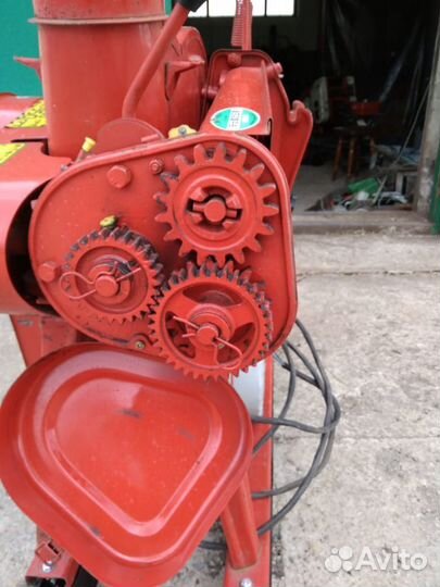 Измельчитель соломы, сена, веток и т.д