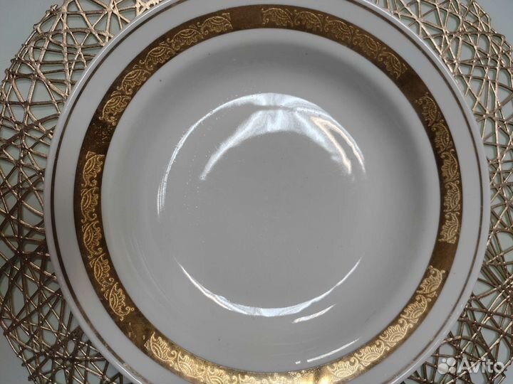 Набор больших тарелок