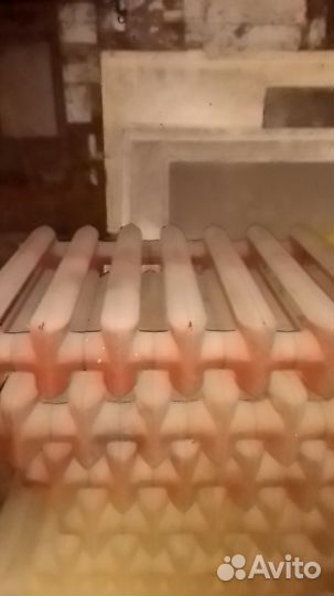 Продам чугунные батареи 7 секций