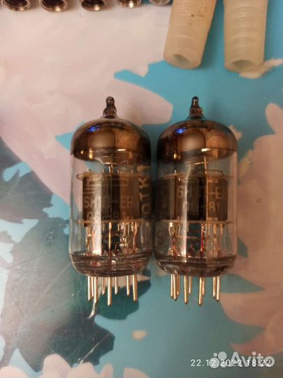 Антенный разветвитель, радиолампы, предохранители