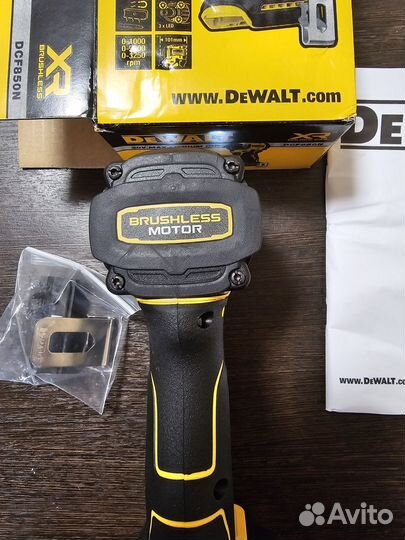 Винтоверт Dewalt dcf 850