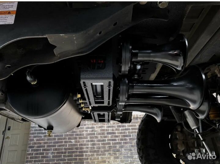 Тифон с американского паровоза