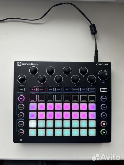 Novation Circuit Грувбокс-семплер