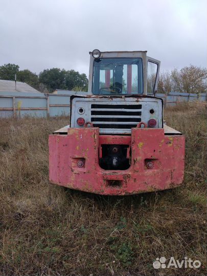 Вилочный погрузчик