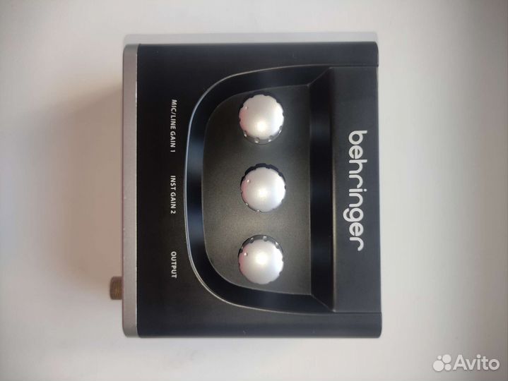 Внешняя звуковая карта behringer u-phoria um2