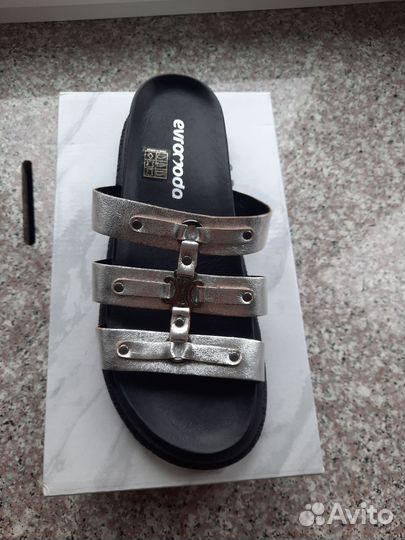 Шлепанцы женские