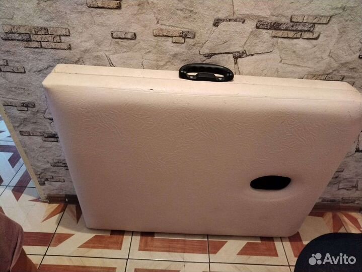 Массажная кушетка