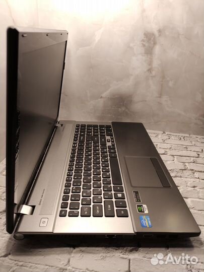 Ноутбук Аcer c SSD/17 Дюймов/Nvidia 2GB/8 Озу/1TB