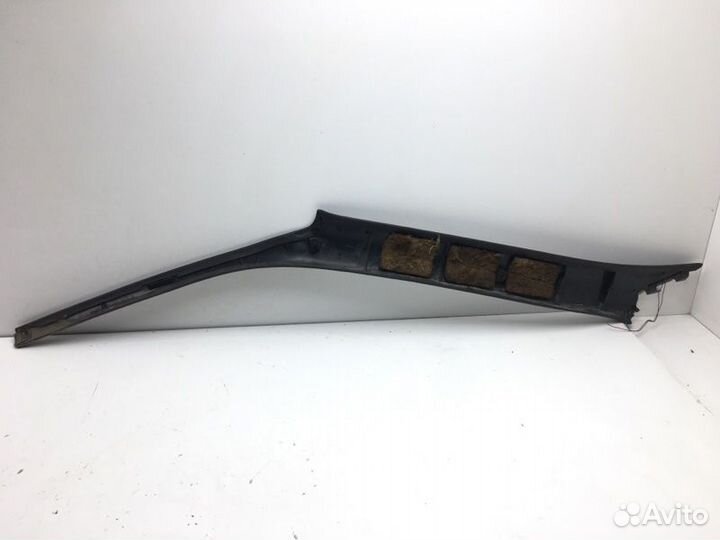 Накладка на стойку передняя правая Toyota Windom