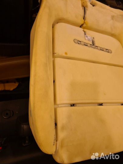 Обшивка сиденья Volkswagen Tiguan 1 2010