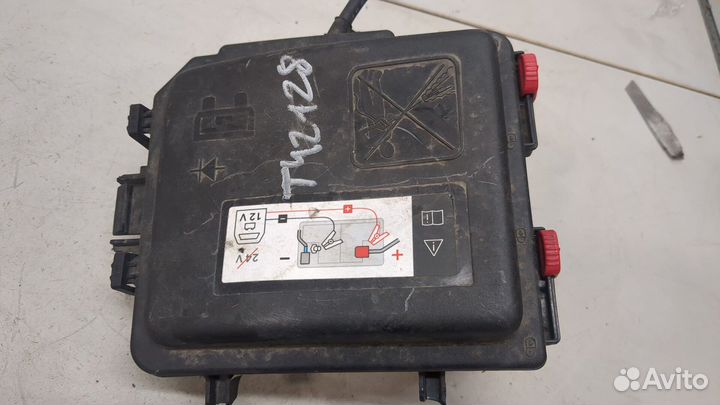 Блок предохранителей Peugeot 208, 2022