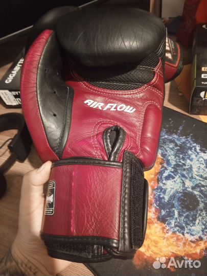 Боксерские перчатки 14 oz бу