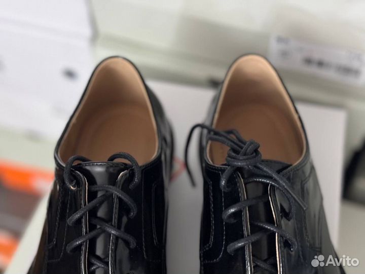 В наличии Туфли Maison Margiela Tabi type