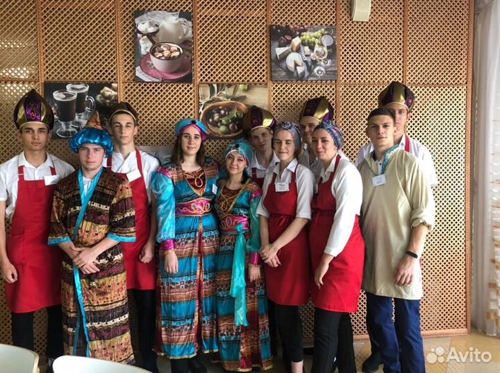 Официант, бармен, администратор