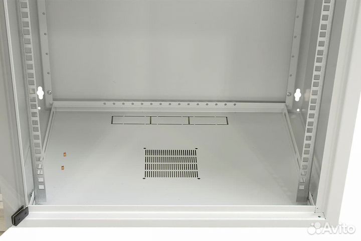 Шкаф настенный телекоммуникационный