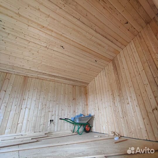 Аккуратный плотник с прямыми руками