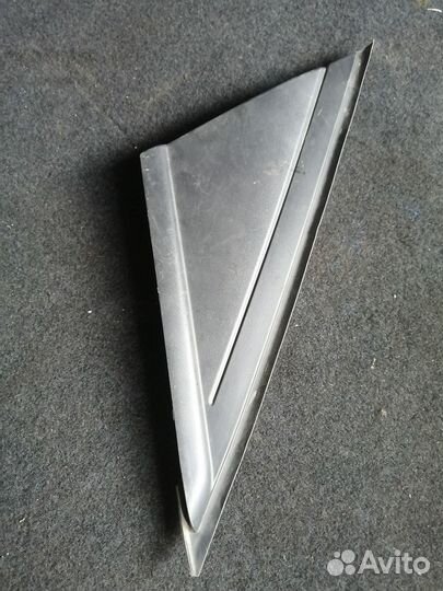 Накладка зеркала правого Ford Focus 3 треугольник