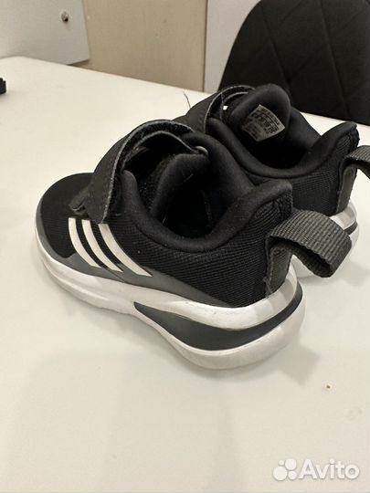 Кроссовки adidas