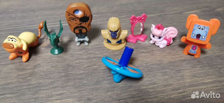 Киндеры,шары,пистолет,наклейки,магнитики