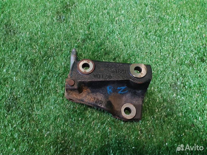 Кронштейн опоры двс передней Toyota RAV4 A30 2007