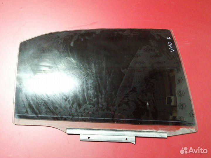 Стекло двери заднее правое Toyota Camry XV40