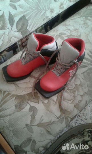 Лыжные ботинки